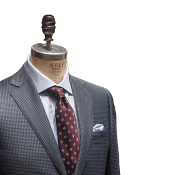 Мужской костюм изготавливается по индивидуальному заказу в ателье в соответствии с бизнес-планами